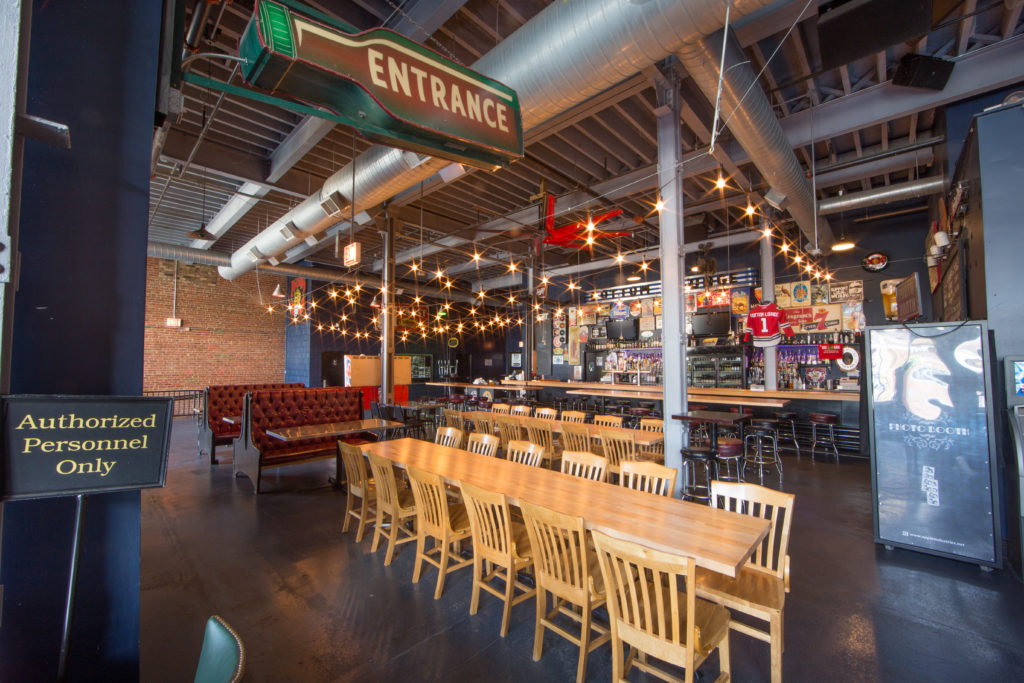 Bottom Lounge | Restaurant